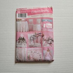 Simplicity Home Decorating uncut sewing pattern Daisy Kingdom party communion